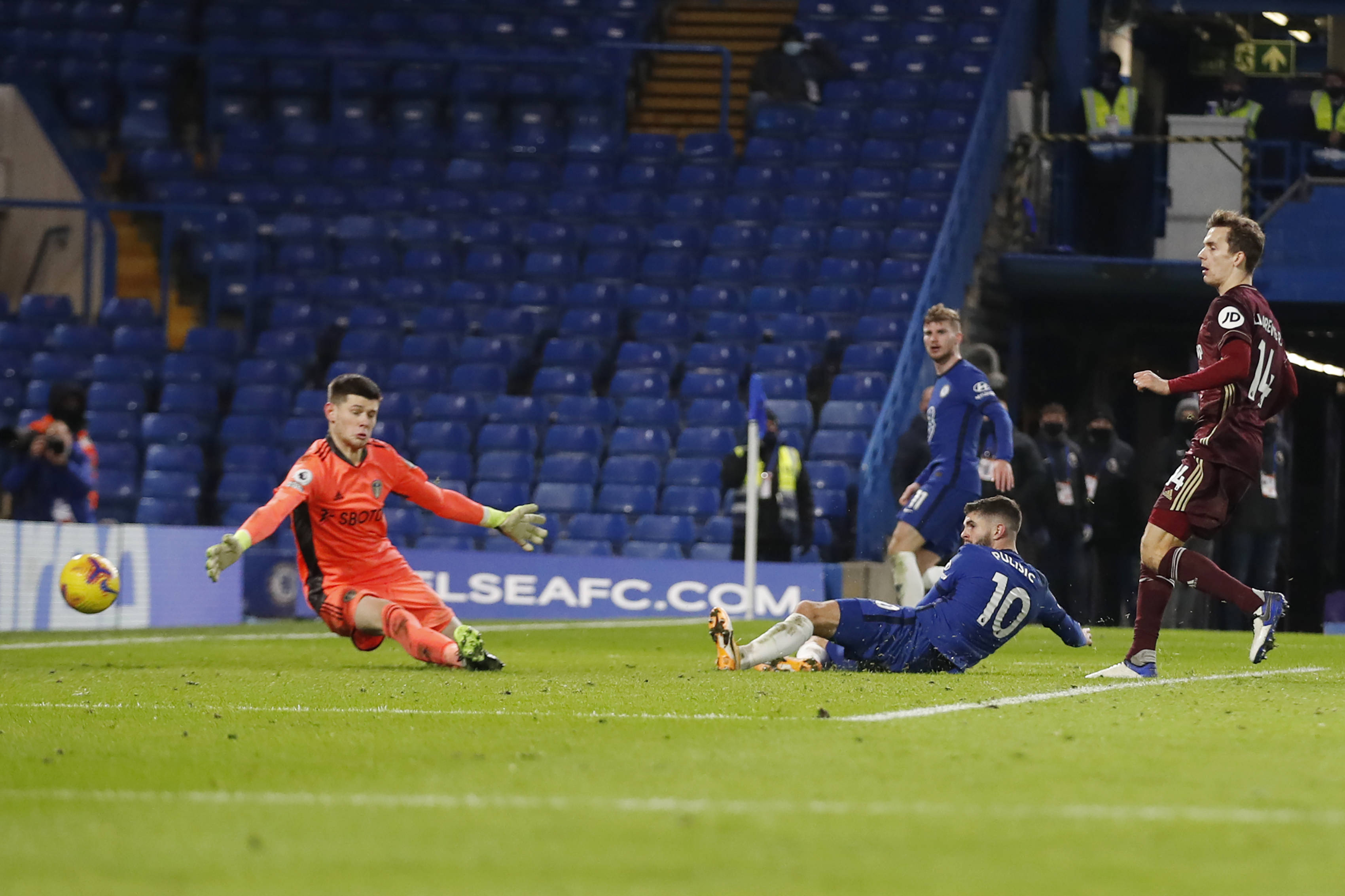 发挥帮助球 发挥帮助球